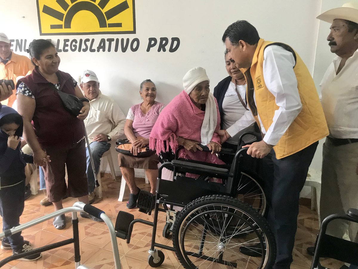 JulioSaldanaM's tweet photo. “La obra humana más bella es la de ser útil al prójimo” Sófocles #PRDcercadeti @DiputadosPRD_ @PRD_Ver @PRDMexico https://t.co/jAHEYieN8B