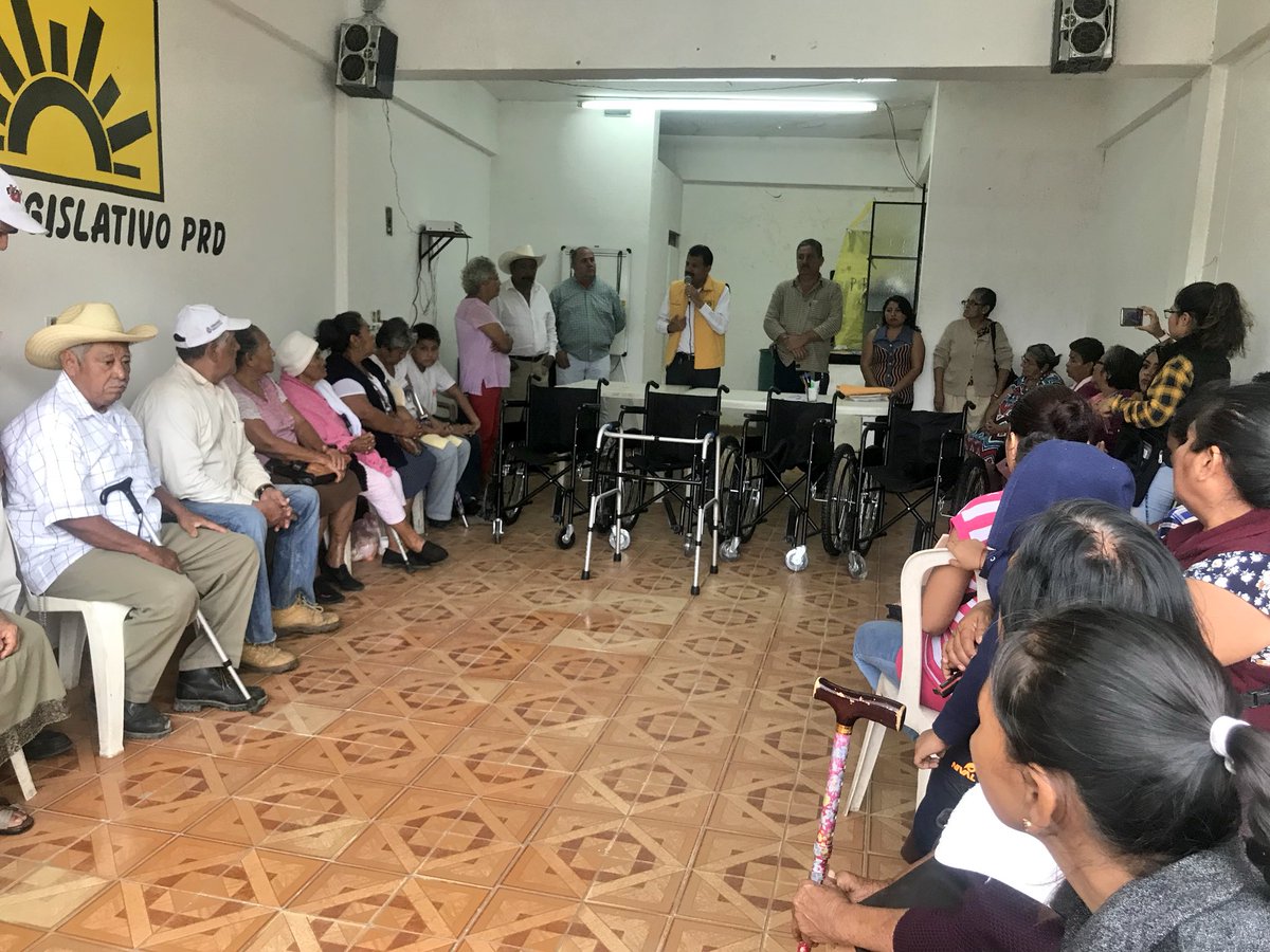 JulioSaldanaM's tweet photo. “La obra humana más bella es la de ser útil al prójimo” Sófocles #PRDcercadeti @DiputadosPRD_ @PRD_Ver @PRDMexico https://t.co/jAHEYieN8B