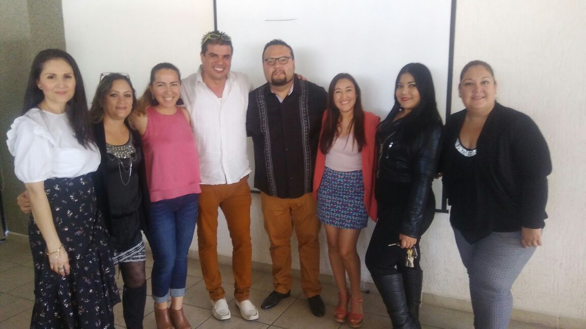 teinny_3's tweet photo. Iniciando diplomado #PrincipiosPedagogicos feliz de emprender una nueva aventura ... #NME Gracias por la capacitacion y el apoyo constante #AtpZ75 @sergioruvalca @ponchogomezg @sandovalbasica @TeresaOrozco https://t.co/L5QsRWdWw4