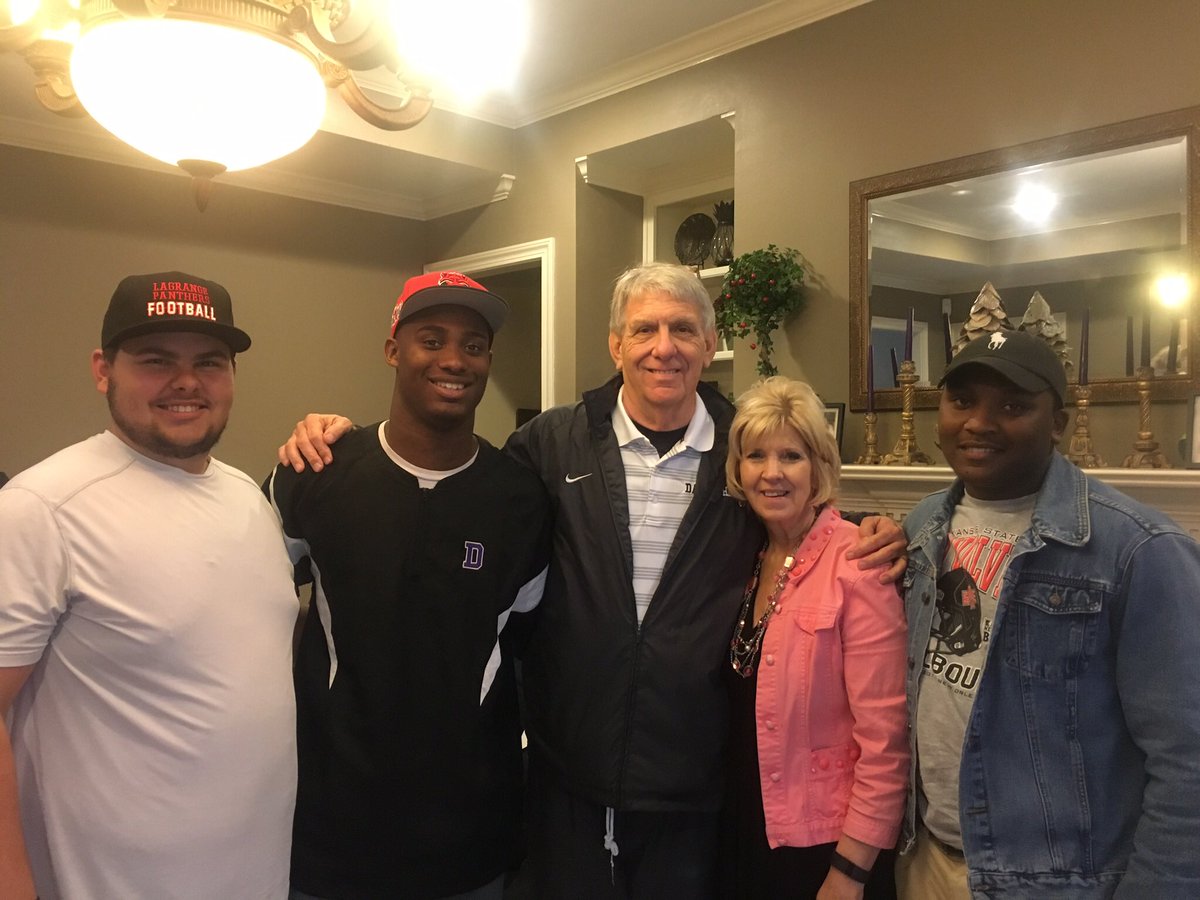 CoachVic22's tweet image. HAPPY BIRTHDAY @trent_ellis26 I’ll never forget Picture #3 when he said, “Pops, I finally got a date to Prom!” Or something like that! Love you Trenton! #proudcoach #proudpops #havemanymore🎂