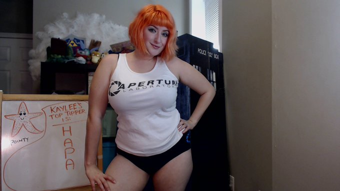 Pictionary-ing tonight because it's the beeeeest game! :D  https://t.co/mp8SXn1mor https://t.co/VjRQ<a href="/tag/thecorpsebride"class="tags"><span>#thecorpsebride</span></a>