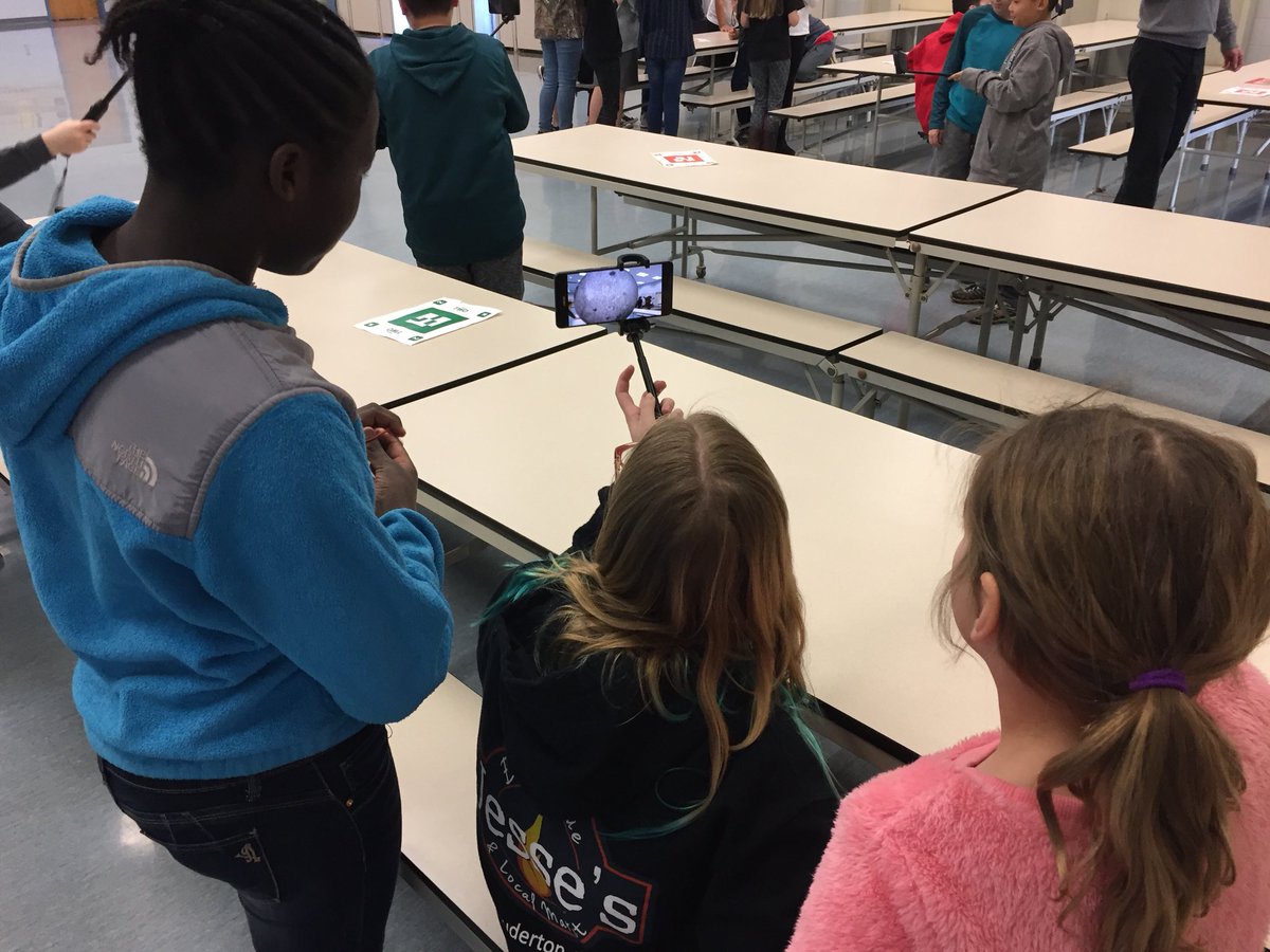 CWuelfing's tweet image. Trying out a Google Expedition of the solar system with @Mr_Smith_Tech So cool!  #sasdnext #googleexpeditions