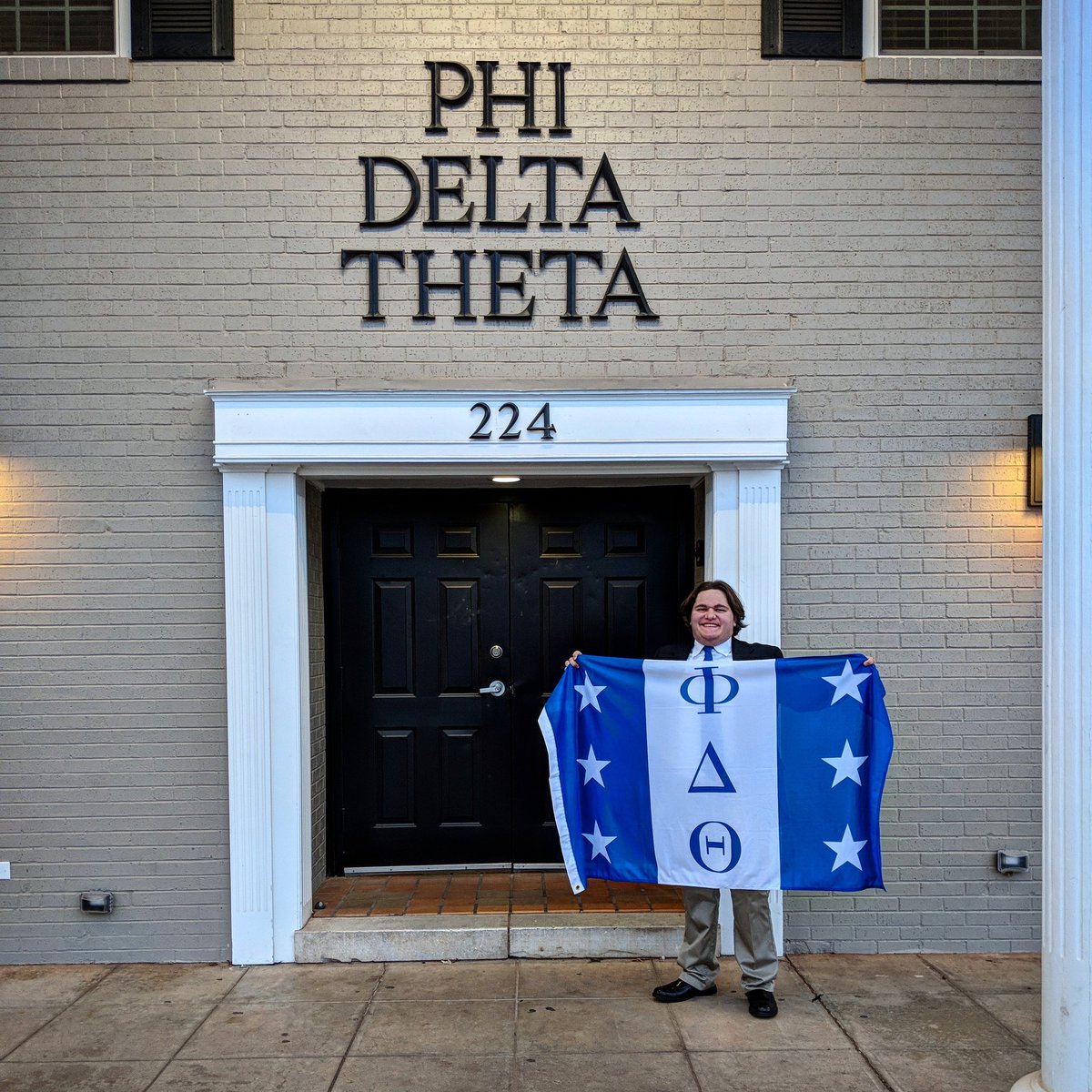 noahsouthard056's tweet image. Proud to say I have officially accepted a bid into Phi Delta Theta! #proudtobeaPhi