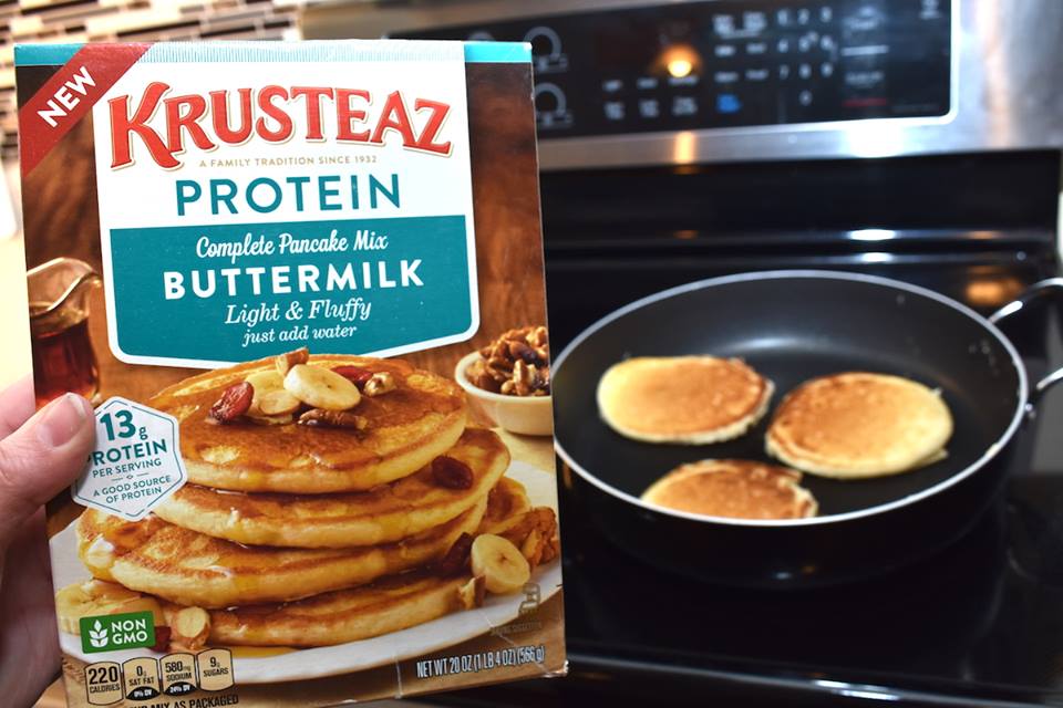 DiscoverSelf's tweet image. It's never been easier to make breakfast of protein #PANCAKES! Who Wants to #Win Complete Buttermilk #Krusteaz Pancake Mixes #HeartThis #giveaway #sponsored bit.ly/2DQqCw9