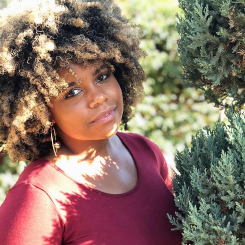 DevaCurl's tweet photo. To keep colored curls healthy & strong, deep conditioning is a must! @Jessicachildressmusic loves #MeltIntoMoisture, #DeepSeaRepair & #HeavenInHair to keep her blonde curls popping! โฟ https://t.co/u1TO08U9dx