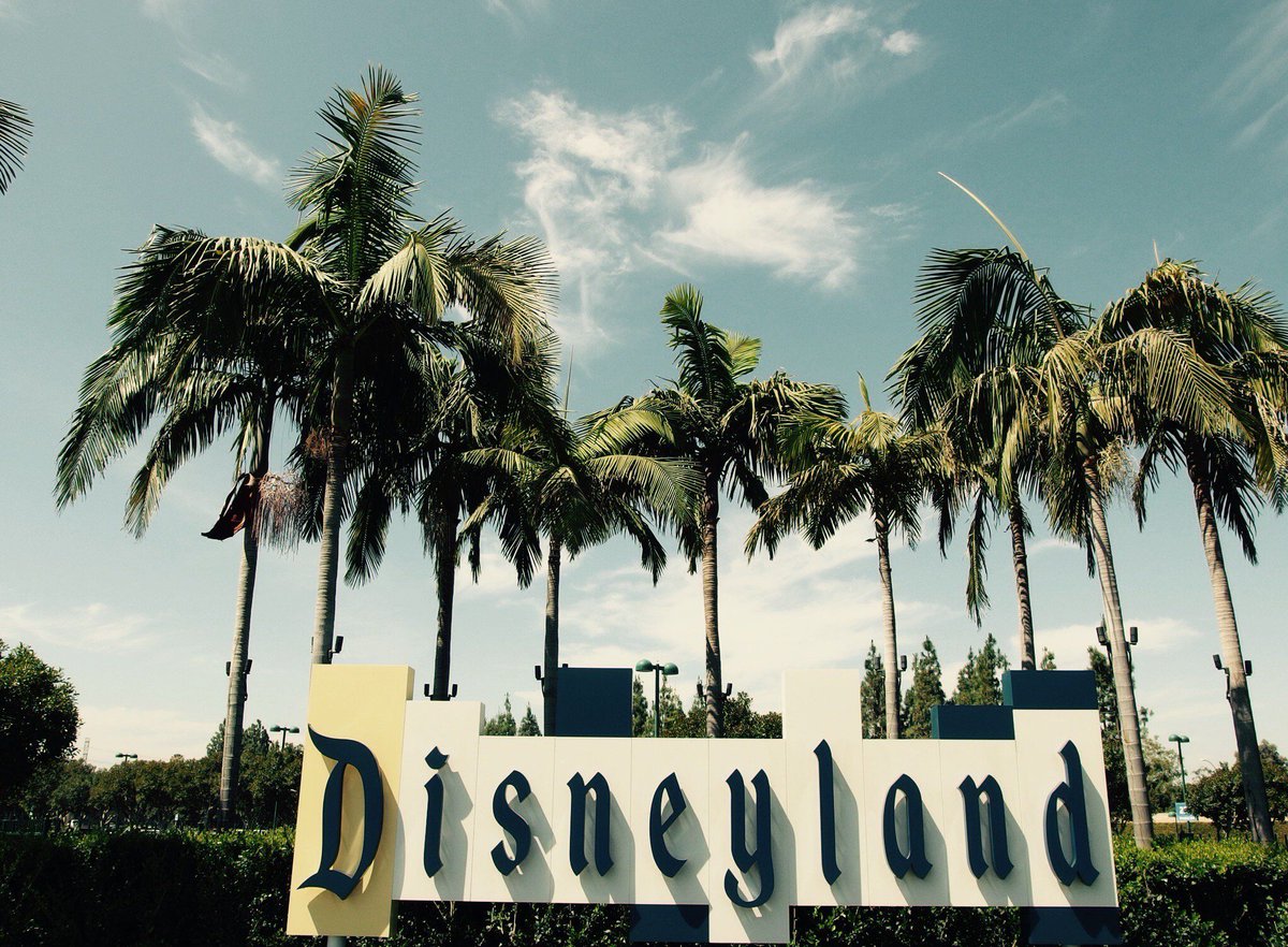 ViajaEnElMundo's tweet photo. Disneyland 😍 https://t.co/JOUpffWXXh