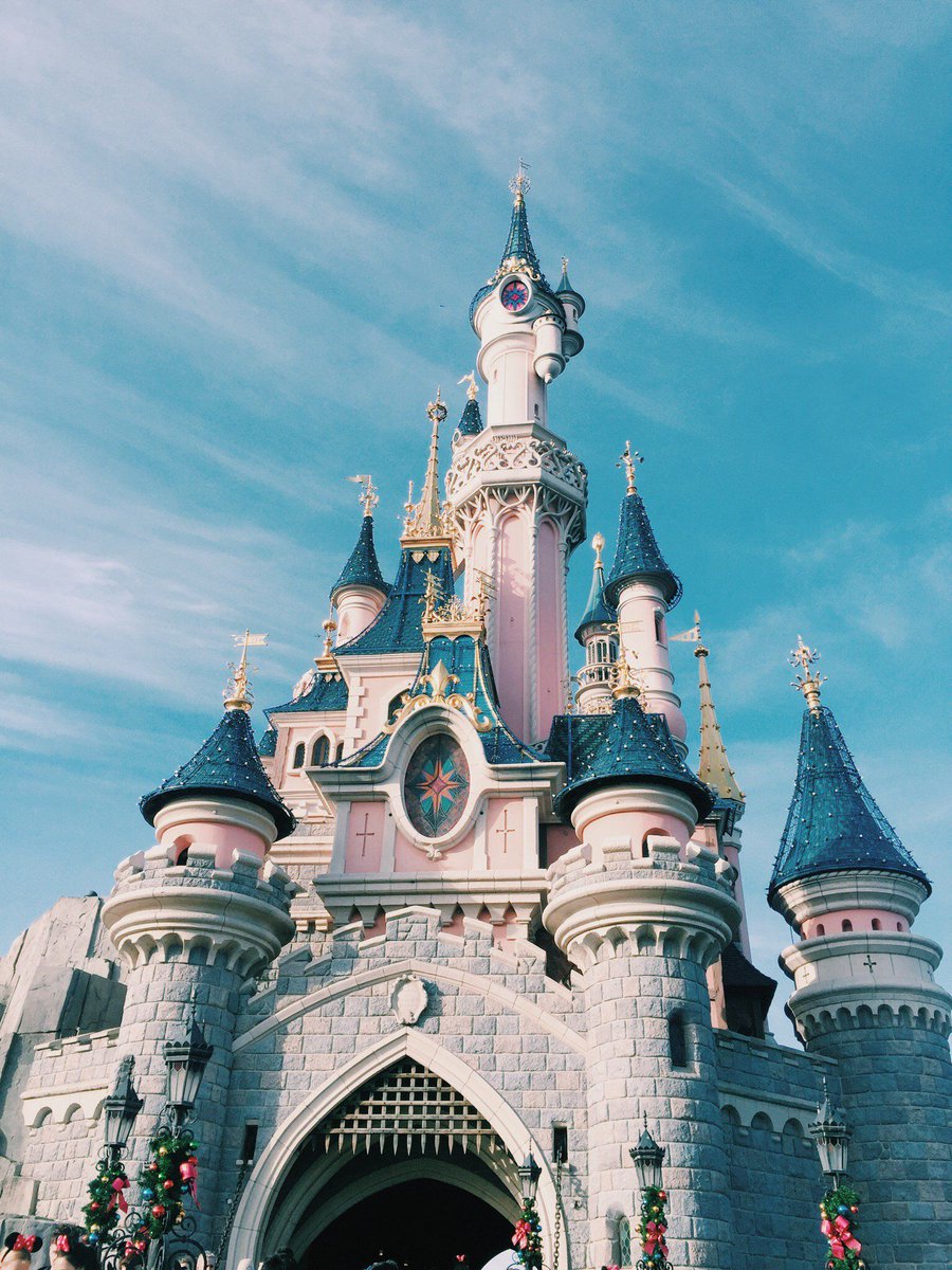 ViajaEnElMundo's tweet photo. Disneyland 😍 https://t.co/JOUpffWXXh