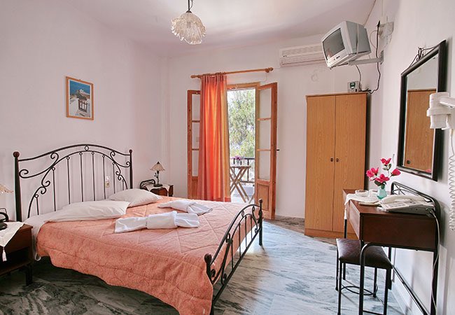 Μετά από μια υπέροχη διανυκτέρευση σειρά έχει ένα γευστικό πρωινό στον καταπράσινο κήπο...🍃🍃
Μόλις 200 μέτρα από την καταγάλανη παραλία η πανσιόν #Galaxy προσφέρει στον επισκέπτη άνετη διαμονή σε παραδοσιακό περιβάλλον!
🌐 amorgos-island.gr