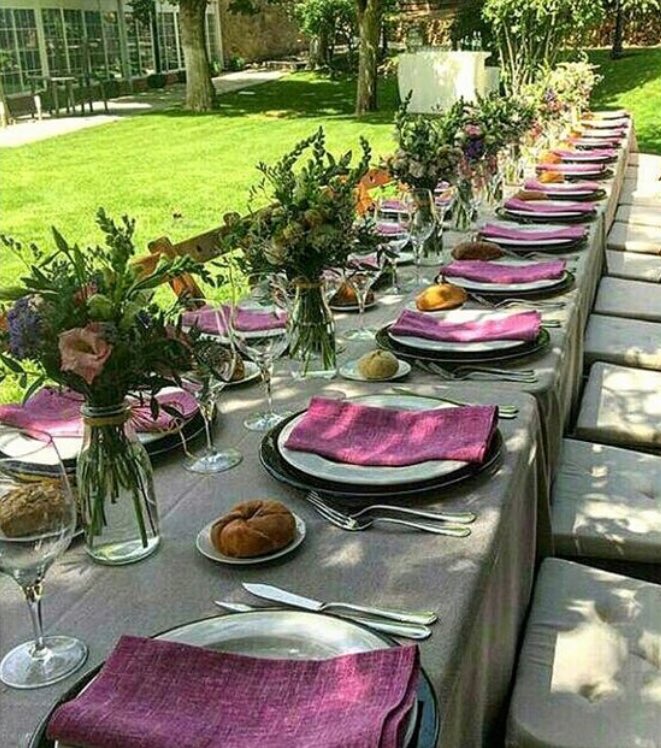 StylingEventum's tweet photo. Se acercan fechas de eventos y tenemos tantas ganas de buen tiempo!!! Así que os dejo una mesa que me parece maravillosa y elegantísima porque una vez más menos es más. Espectacular #durbanityevents #eventos #events #celebracionesconestilo #ceremonia #ceremony https://t.co/HtUlJXS7bB