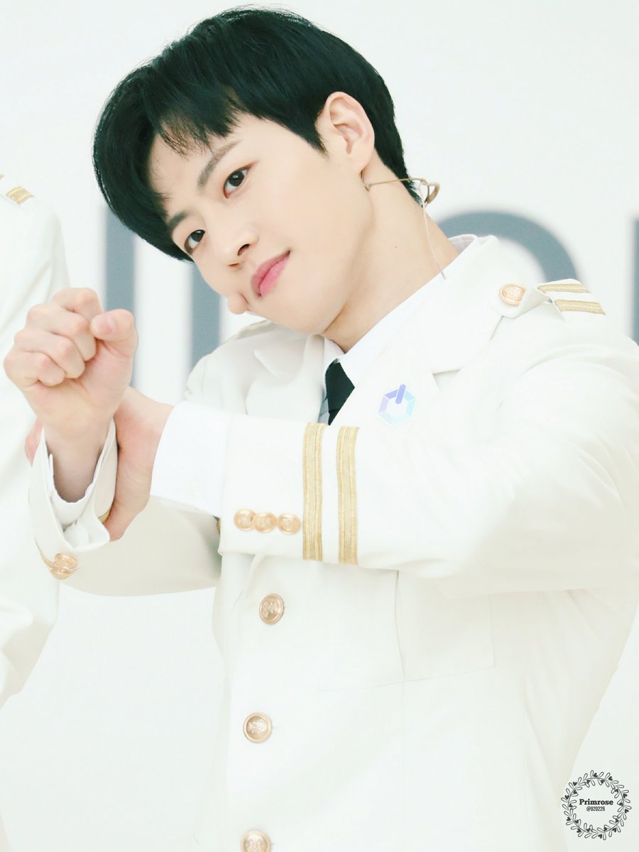 92O226_'s tweet photo. 《180211 게릴라콘서트 HQ🐾》

온리원만에 왕자님🤴🏻❤️👸🏻

#더유닛 #TheUnit #빅스타 #BIGSTAR #필독 #오광석 #feeldog #빅스타필독  #독씨 #필독씨 #필독이 #오광석 
@feeldog_bpnn https://t.co/V0jffyiCQx