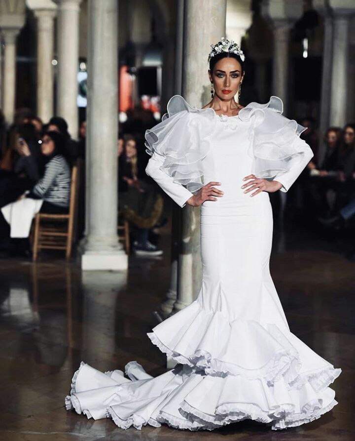 Marta_BC91's tweet photo. Nuevo post hoy en el blog....descubrimos el encanto de #rociana de la mano del diseñador #JOSÉMANUELVALENCIA #flamencasenace #flamencaconarte #flamencura #flamencostyle #pasarelas #bloggers #rociana #huelvalaluz https://t.co/wVbLCEnL7l https://t.co/oAbVY5hj6j