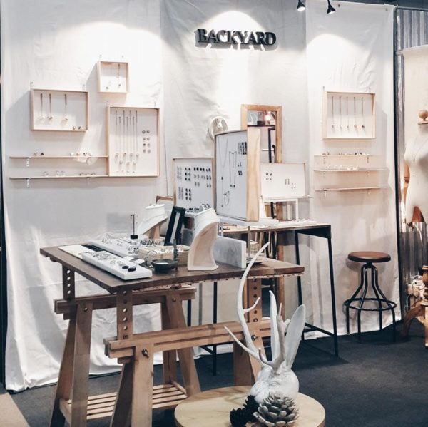 chatuchakbkk's tweet photo. Find out where you can grab the best jewellery at Chatuchak Market: https://t.co/h1hZrEnibR Photo Credit: Backyardstore https://t.co/3LlbDRv4L7