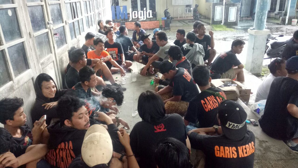 Alvinarancia17's tweet photo. Terima kasih juga untuk sodara" @Brajamusti_YK yg slalu siap kami repotin 🙏🙏 https://t.co/bFPJ45P5dM