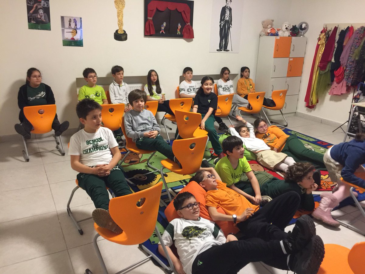 Chaplin haftası. İtina ile chaplin filmleri izlenip canlandırmaları yapıldı 👍🏻 @KadikoyDoga  <a href="/blszgn/">Doç.Dr.Bülent Sezgin</a>