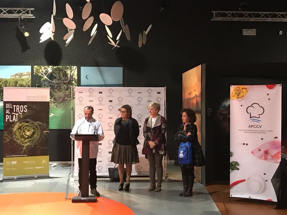 Roldan_Netya's tweet photo. Ayer tuvimos el placer de asistir a la presentación de la Asociación Profesional de Cocineros y Cocineras de la Comunidad Valenciana @Cocineroscv de la que somos colaboradores...mucho éxito a la Asociación!!!!
#APCCV #Gastronomia https://t.co/bThDZs51xr