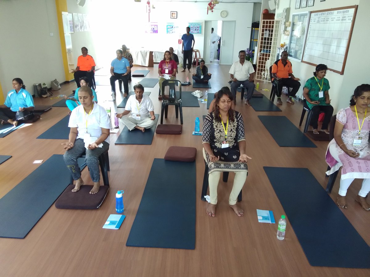 JayaSuriaM's tweet photo. Pertubuhan Seni Kehidupan Utara berjaya melaksanakan Program #Kebahagiaan Fasa I utk komuniti #India #IB40 di #SungaiPetani -> #SudarshanKriya #Yoga #Pranayama #AncientWisdom https://t.co/asaVVHnR94
