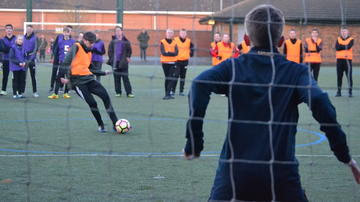 Coaching the Professional Development Phase with <a href="/jpetty1988/">James Petty</a>

Great end to Day1 of our #FootballFutureCamp #MakeTheGame