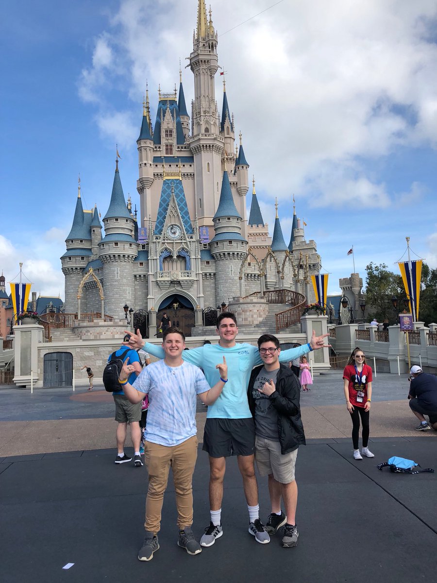 benny_flanagan's tweet photo. Happiest place on earth https://t.co/KYGa0oe40e
