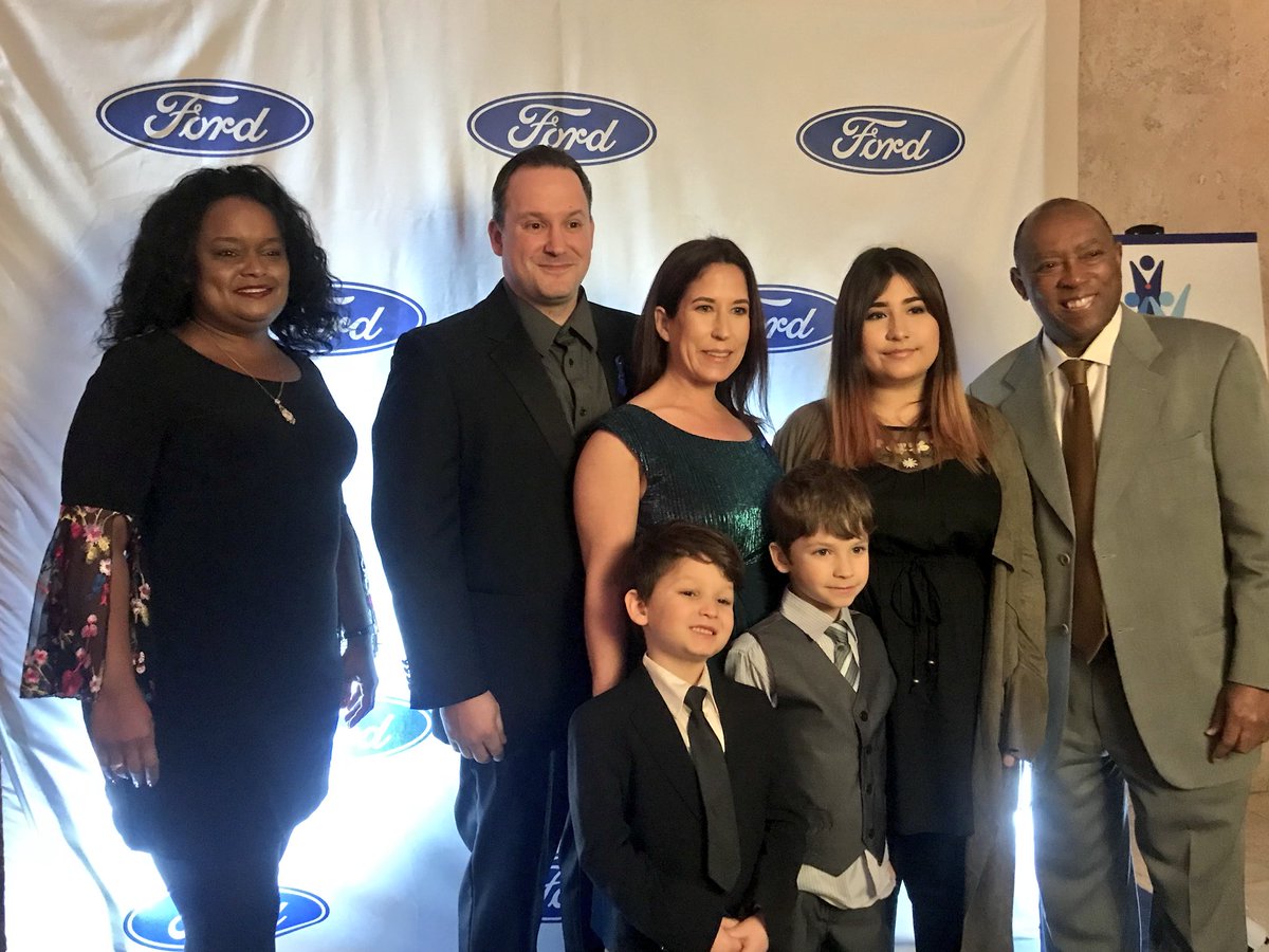 SylvesterTurner's tweet photo. Tonight, @Ford recognized some of Houston’s #Harvey’s #UnsungHeroes. Ordinary people doing extraordinary work during the hurricane relief efforts.

Many honorees have worked to uplift our communities &amp; strive to make our city the best it can be. 

Congrats to all recognized. https://t.co/QVivUiVR3e