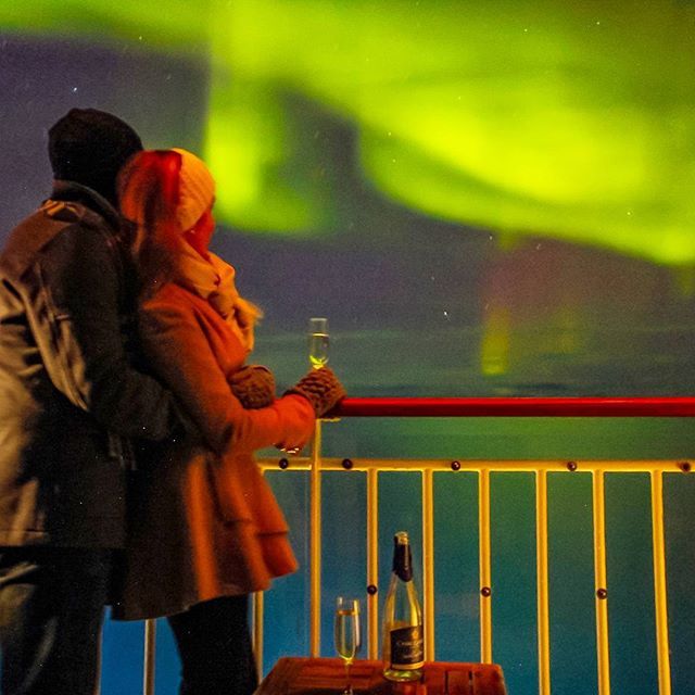 HoneyTrek's tweet photo. To get everyone in the Valentine's spirit, our friends and go-to travel insurance company, Allianz, asked us to share some of our most romantic pics! Follow our week-long takeover at @allianztravelus! .
.
,. #NorthernLights #Auroras #TravelHappy #Valenti… https://t.co/UsuAr5br4k https://t.co/2oMfLfX1as