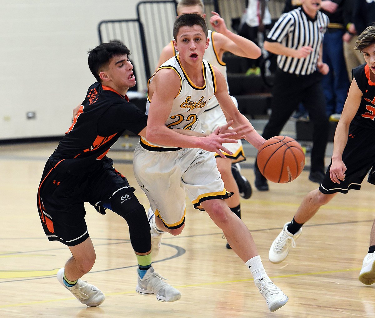 RHsportszone's tweet photo. Thompson Valley overcomes slow start to beat Greeley Central on senior night 
https://t.co/K4nGdewD4E https://t.co/ElAvUt1EvR