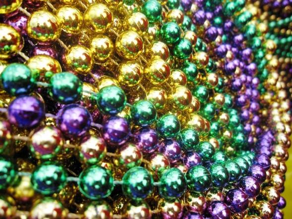 WWLTV's tweet image. Thousands sign petition calling for banning Mardi Gras beads bit.ly/2o1vE2j