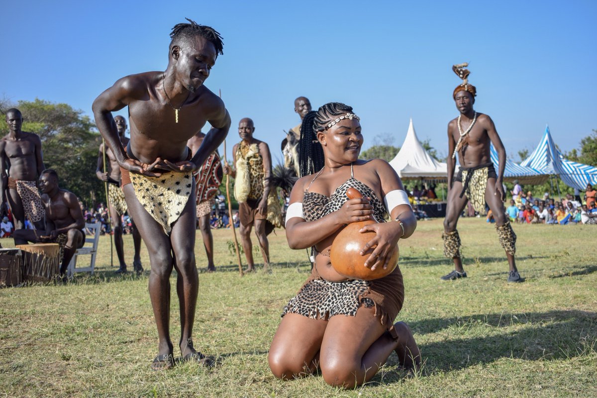 DallaAdventures's tweet photo. Throw back to this epic road trip we took last December to @rusingafestival. Great showcase this was! A better one coming again this year #rusingafest2017
#roadtrips #travel #culture #tour #kenya #rusingaisland https://t.co/cZgxfhA1bo
