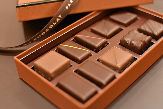 ニコンちゃん בטוויטר チョコレート の 撮り方 レシピ 料理やスイーツの写真を撮る時 明るさがイメージと違ったら 露出補正を変えて撮るのがコツ 1枚目 絞り優先オート F 2 8 1 60秒 露出補正 1 3段 D3400 Af S Dx Nikkor 35mm F 1 8g 詳細は