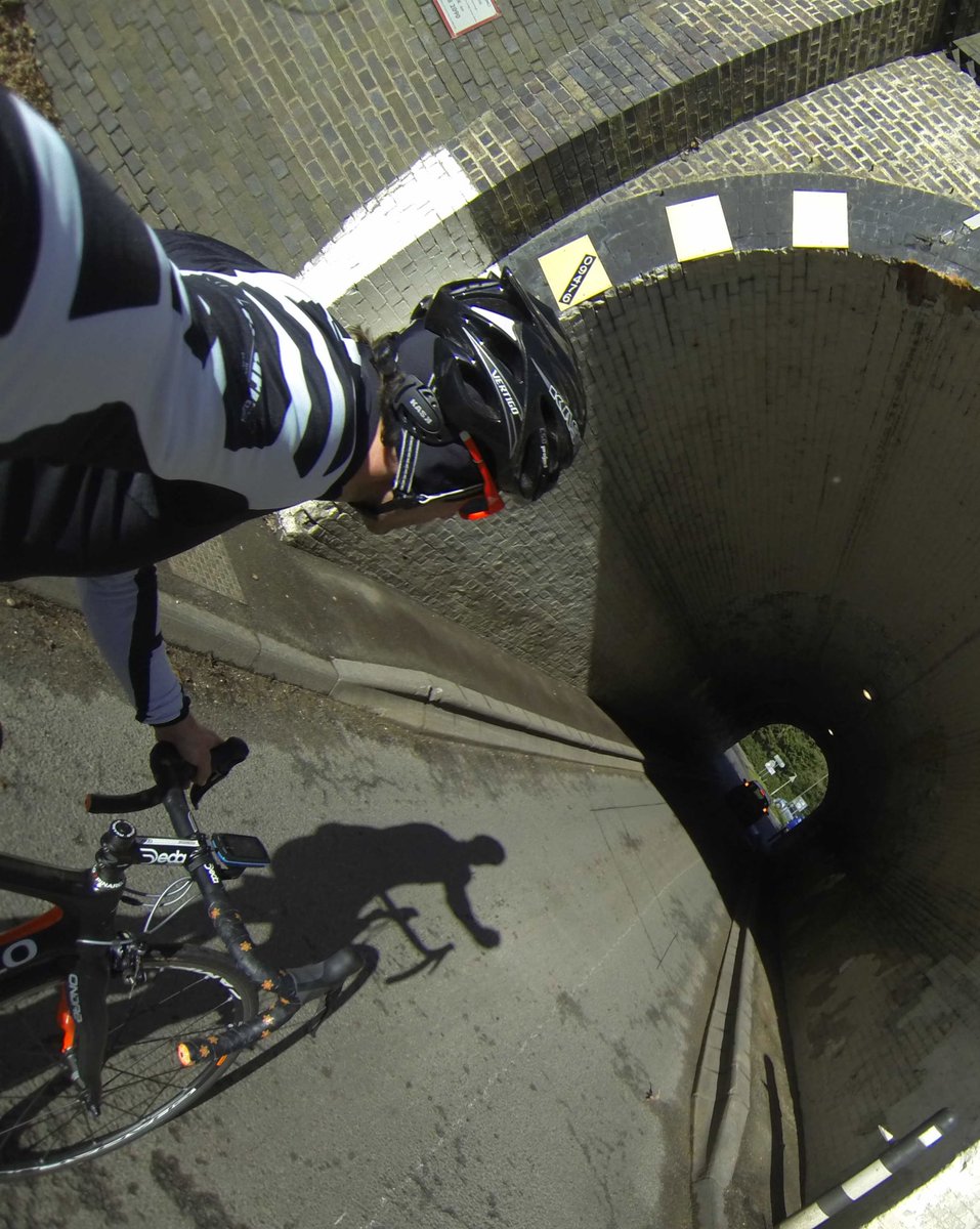pkperformance_'s tweet photo. Tunnel vision on a Tuesday morning... @assos_com @adidaseyewearUK @ASSOS_LDN @GarminUK #ridelots #cycling https://t.co/RGKDTGlCJ0