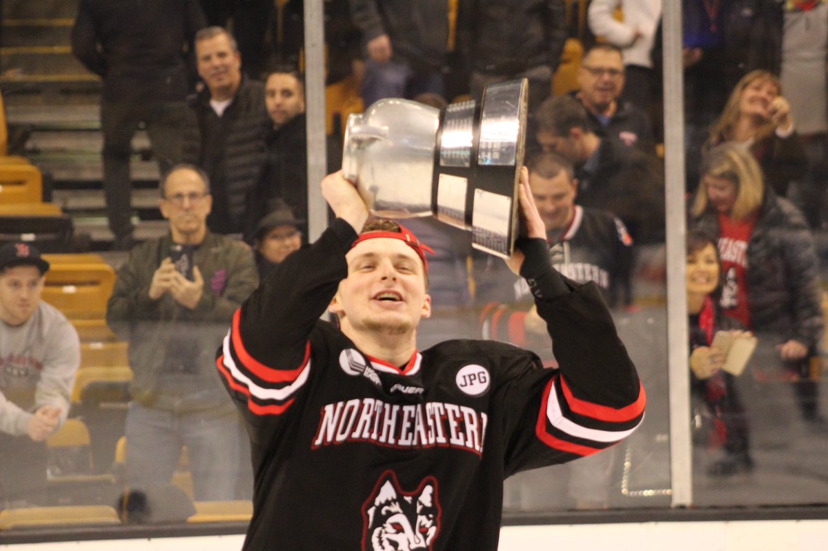 HometownWeekly's tweet photo. Walpole native Lincoln Griffin and the Northeastern Huskies are Beanpot champions, for the first time in 30 years! #ForThePole https://t.co/rjkwNESDu6
