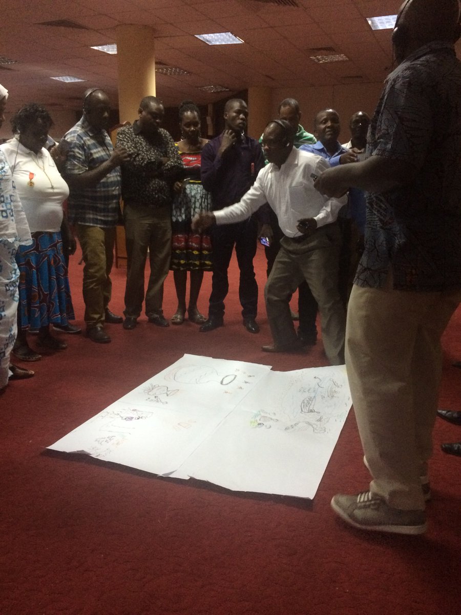 LPI_voices's tweet photo. During training of #Borderland #CSO leaders, participants animatedly share their memory boards or #Lukasa showing the story of their homes in #Kassala #Busia #Moyale
#HornofAfrica #Kenya #Sudan #Uganda #Ethiopia #HARP@InterAfricaGorup @tendasasa @eassigender @EU_Commission https://t.co/ZQdnKGtLyX