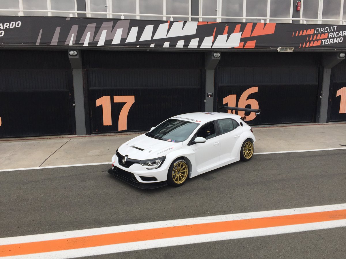 What a beauty! #Renault #MeganeTCR #TCRgermany #wolfpower #vukovicmotorsport #tcrseries #motorsport