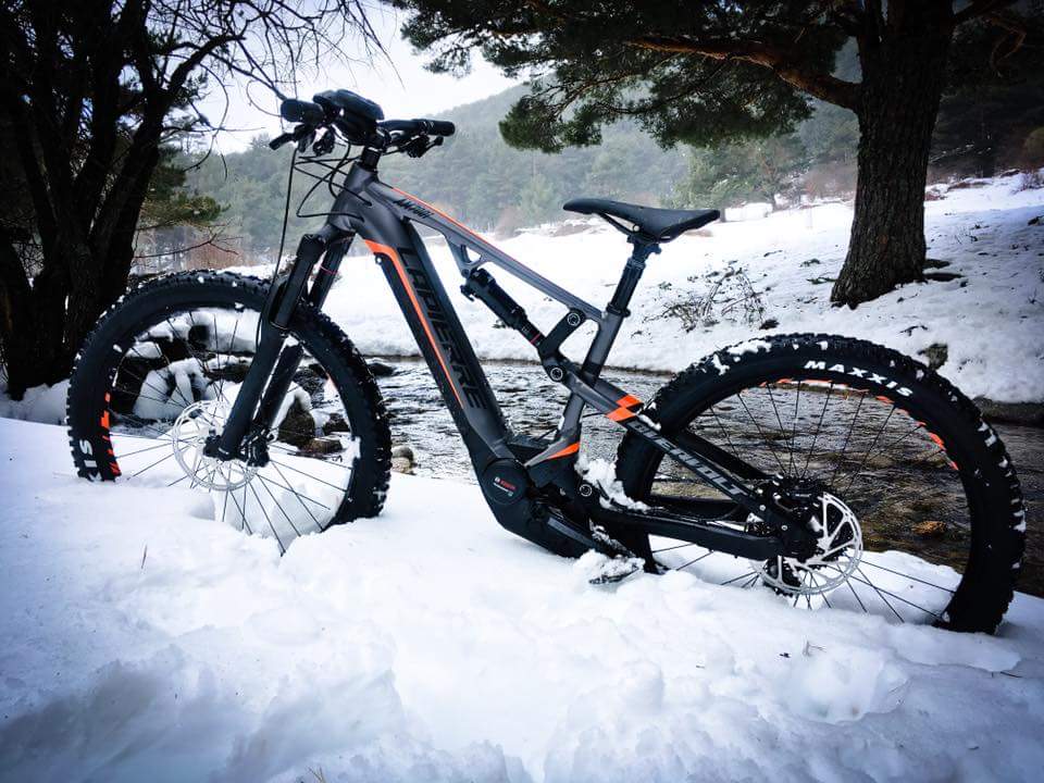 triskel365's tweet photo. Dimarts de neu, deixem el cotxe a casa😍😍 #overvolt @Lapierrebikes https://t.co/5YPXKlSrMH