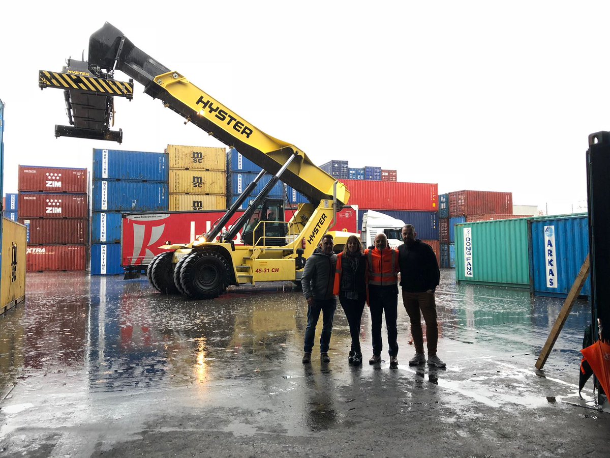 damex_sa's tweet photo. Nos adentrarnos en la vida profesional y personal de los profesionales de la estiba.#PortdeBarcelona
https://t.co/3BESUOXikH https://t.co/cndEXjmTLK