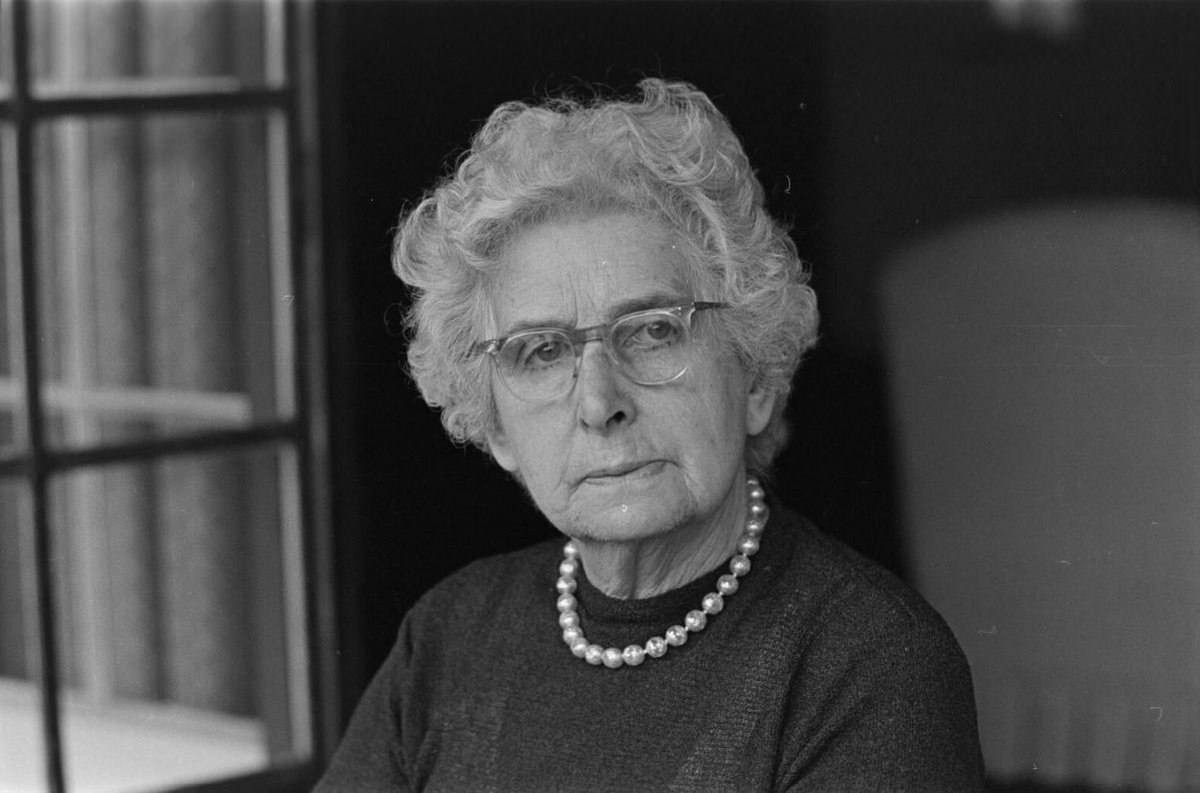 Kate roberts. Кейт робертс. Kate roberts. Джун робертс актриса. Кейт робертс.