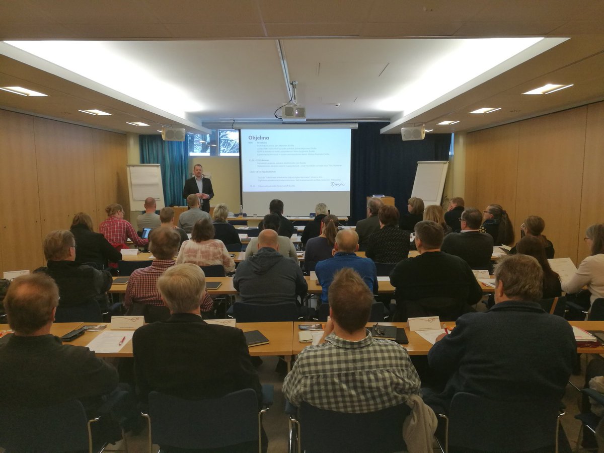EvoltaFinland's tweet photo. Asiakastilaisuus starttasi Vantaalla saatesanoilla "Suomessa tehdään maailman parasta sähköistä asiointia"  #tupatäynnä #lupapiste https://t.co/yeHMHrnLy5