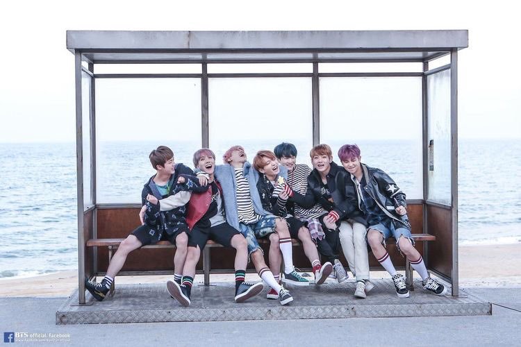 yoonminizreal1's tweet photo. i love this song so much and i cant believe its now 1 year, this era is also special because i become an ARMY ❤❤❤❤❤❤❤
#1YearSpringDay
#iHeartAwards #BestFanArmy #BTSARMY @BTS_twt https://t.co/c2qe59y4mw