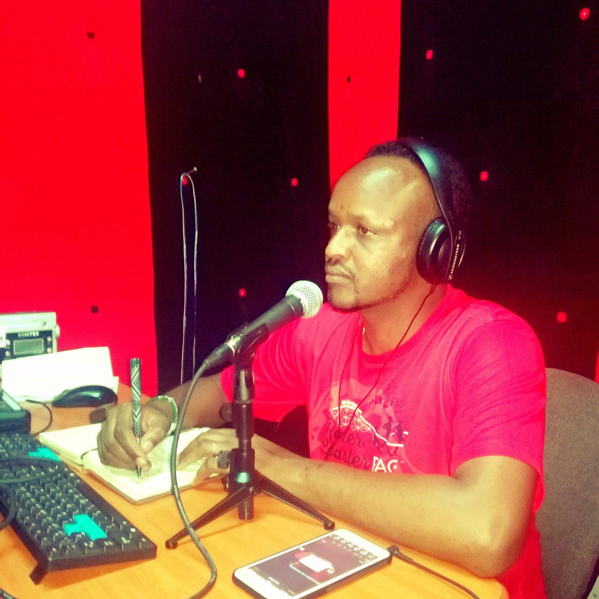 Lenyakopiro's tweet photo. A Proud Radio Presenter and I celebrate #WorldRadioDay2018 #WorldRadioDayKE Sports Promotes Peace https://t.co/OcdfY7gjN6