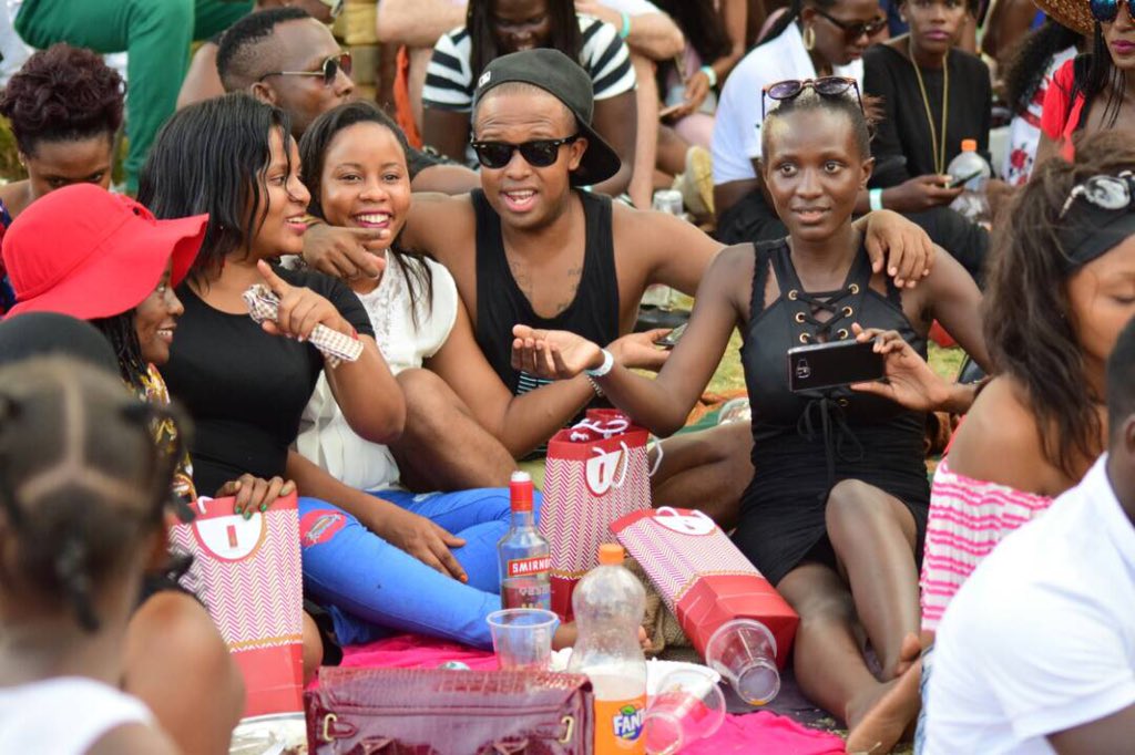 RedCardUganda's tweet photo. Here's what you missed at the just-concluded #RoastAndRhyme; our Ambassador, Denzel hanging out with #UBLDesignatedDriver social media winners. You too can be on the winning side of life today by choosing not to drink and drive. https://t.co/9IHmrrPkmJ