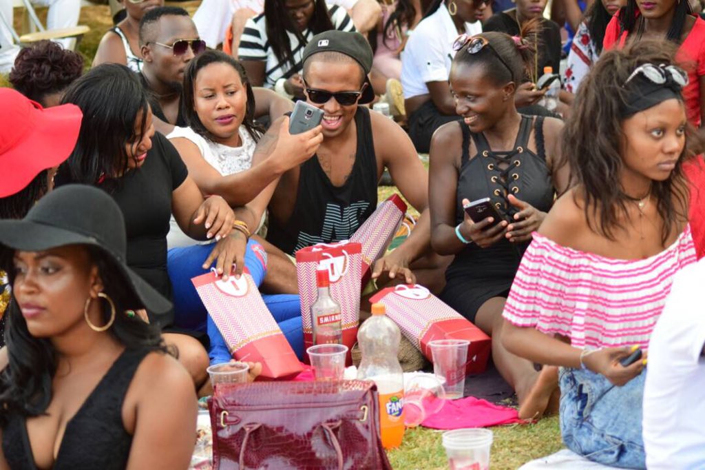 RedCardUganda's tweet photo. Here's what you missed at the just-concluded #RoastAndRhyme; our Ambassador, Denzel hanging out with #UBLDesignatedDriver social media winners. You too can be on the winning side of life today by choosing not to drink and drive. https://t.co/9IHmrrPkmJ