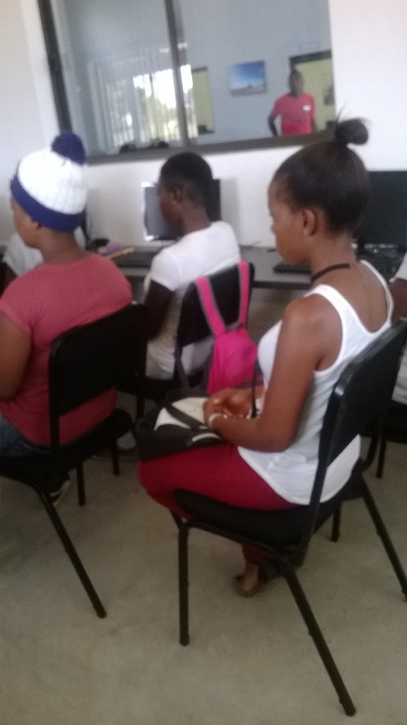 MokoenaMemory's tweet photo. #WonderFilledLearning @GwfOnline #BYA students having the first lesson for CIP with Merciful  @yingisanikhoza https://t.co/rbsLzvnyXf