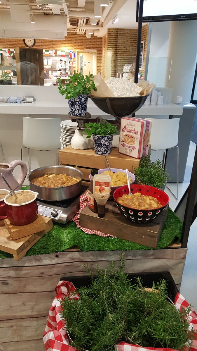 iiiits Pancake day guys!!! 😁 Head up to the restaurant for a freshly made pancake with your choice of toppings 😋 See you there!!