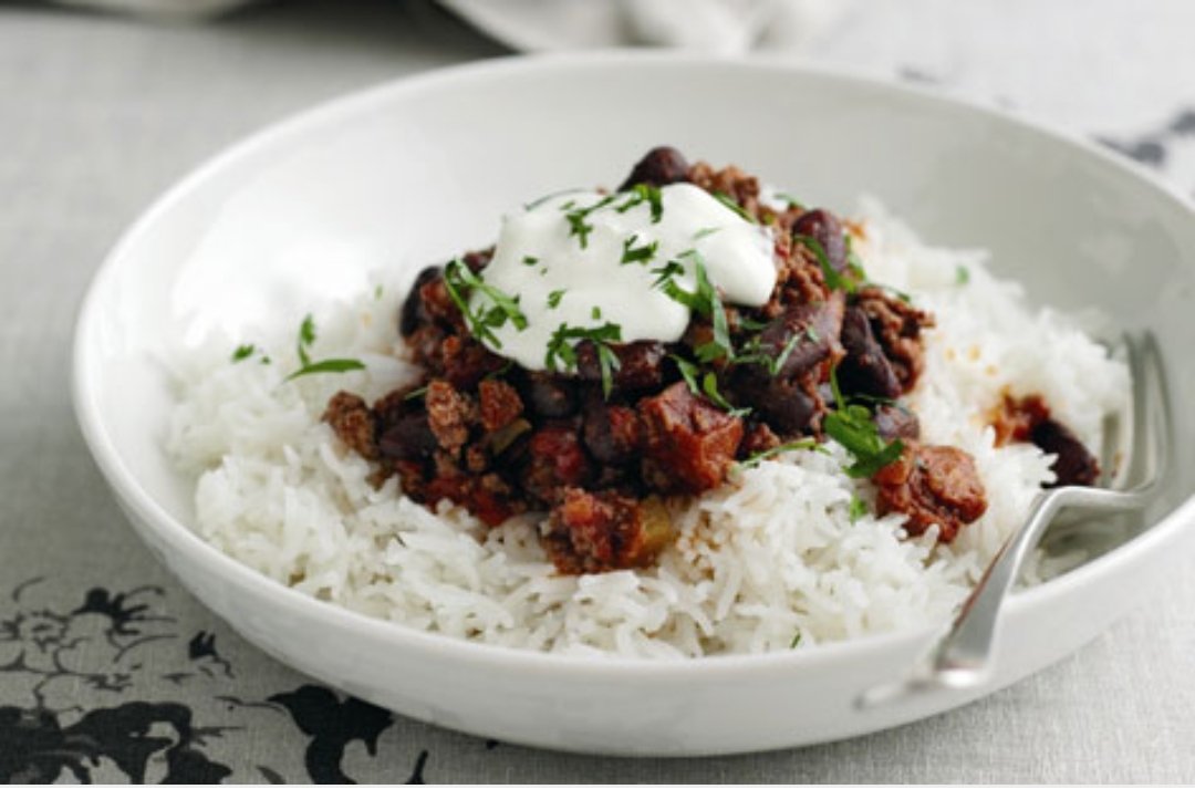 TheHugAMug's tweet photo. #Special 
#ChilliConCarne
With #OvenBakedJacketPotato, #Rice, #Panini or #Baguette.
Servered with Guacamole, sour cream, nachos and salad. #Tuesday 
*******Special*********** https://t.co/6GSXUbkCp0
