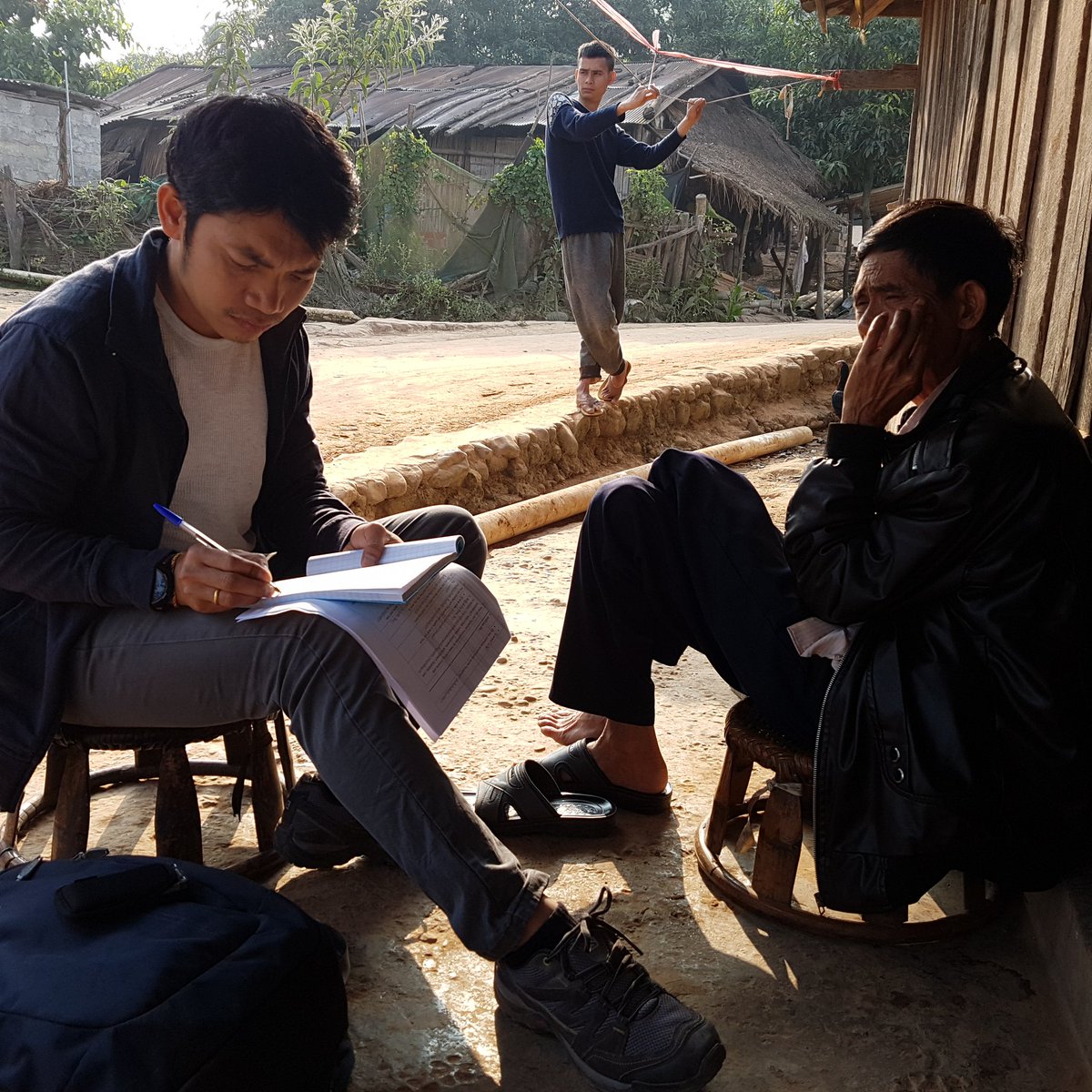 R4Telecoupling's tweet photo. Interviewing land users in Sing district #laos about the changes in well-being they experienced @CDEunibe @phokham @FlurinaSchneide #CDEfield https://t.co/hTtWmwCCeX