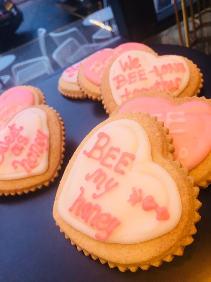 honeycombandco's tweet photo. Pop in all this week for a box of takeaway valentine treats 🐝🐝🐝
•
•
•
•
#peace #happiness #live # #shortbread #makeabeelineforbruntsfield #morningside #delicous #baking #bakery #bakersofinstagram #madefromscratch #moderneatery #igetsedinburgh https://t.co/WxTWcyCpPF