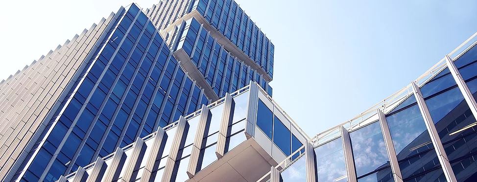 REFORMAS INTEGRALES

Abarcamos el desarrollo de promociones de edificación, estando presentes en la mayoría de los proyectos para obras nuevas en los residenciales más exclusivos de Madrid.

+info:essentiaconstrucciones.com