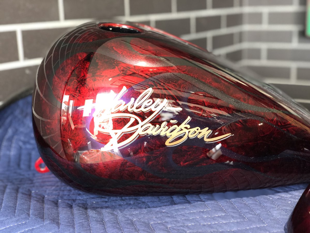 お客様ご依頼のカスタムペイントが出来上がってきました！ レッド