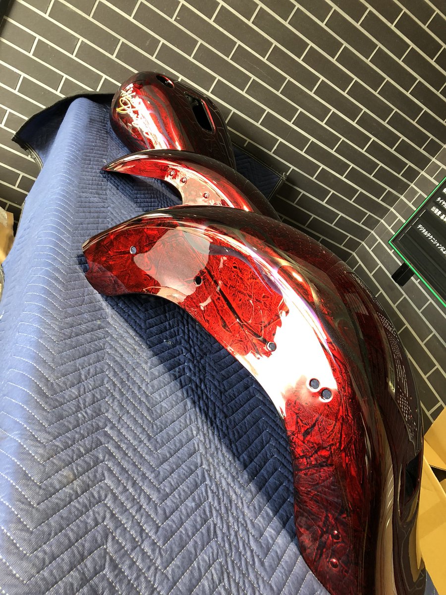 お客様ご依頼のカスタムペイントが出来上がってきました！ レッド