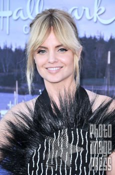 Happy Birthday Wishes to Mena Suvari!   