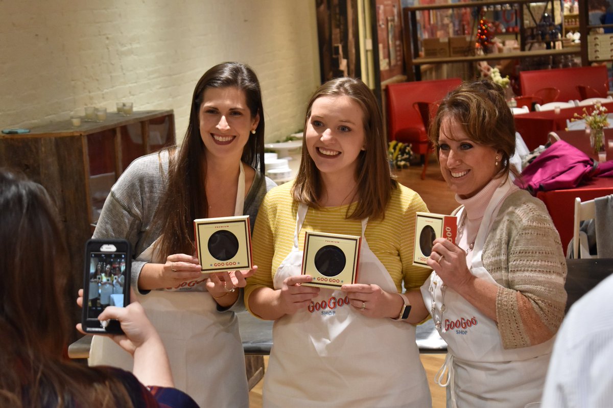 NashologyEvents's tweet photo. Team Building + Candy = A Picture Perfect Experience! 📸
#nashville #happyclient #musiccity #eventprofs #teambuilding #candy #eventplanner #events #eventplanning https://t.co/LUjRXMAbZG